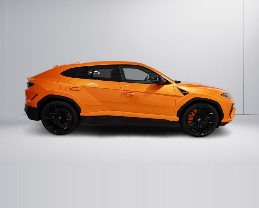 Lamborghini URUS (2)