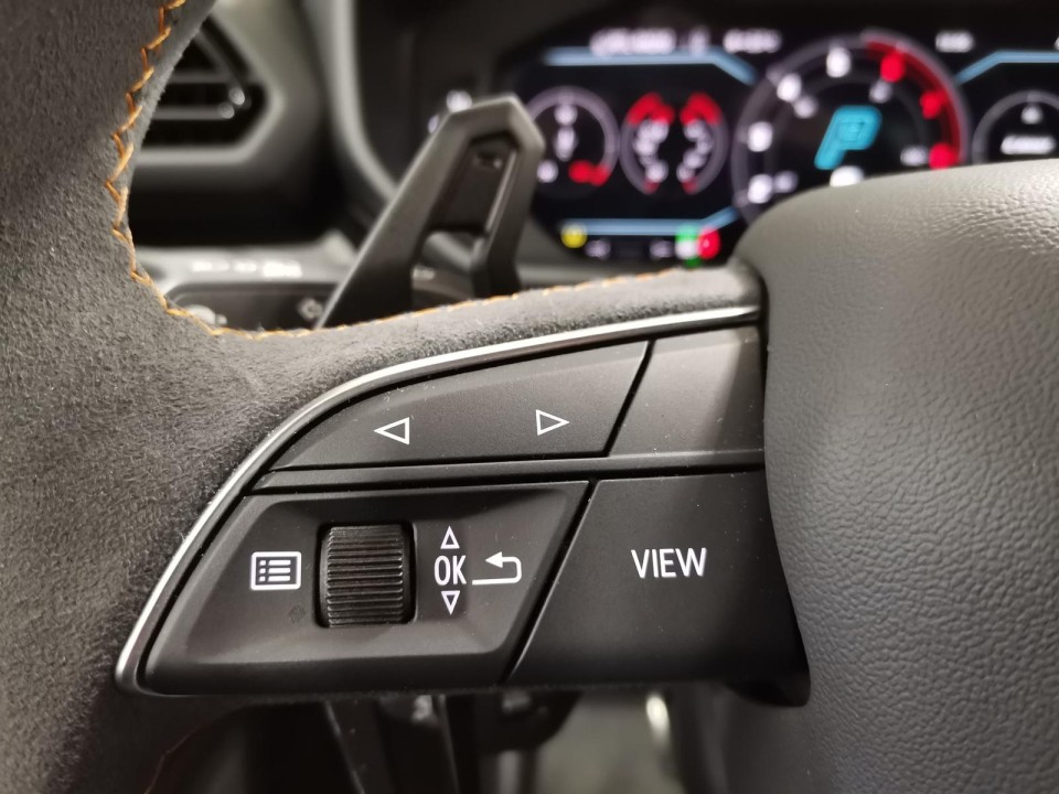 Lamborghini URUS - foto 13