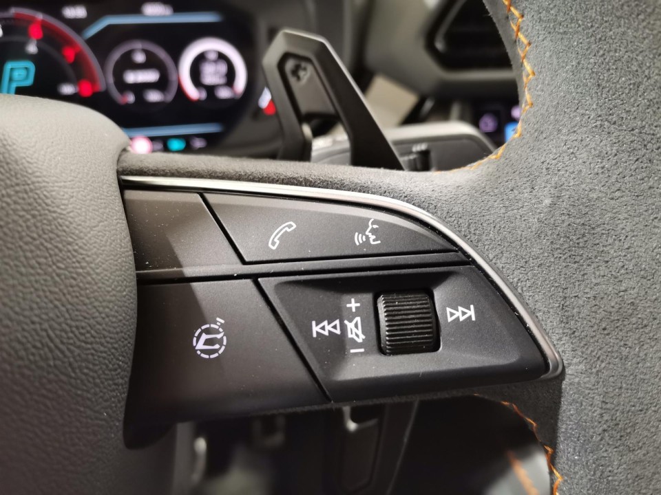 Lamborghini URUS - foto 14