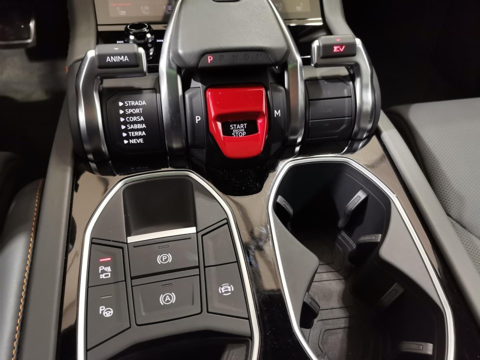 Lamborghini URUS - foto 15