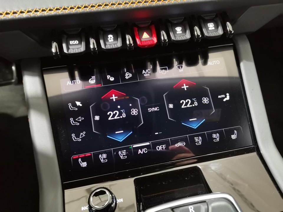 Lamborghini URUS - foto 19