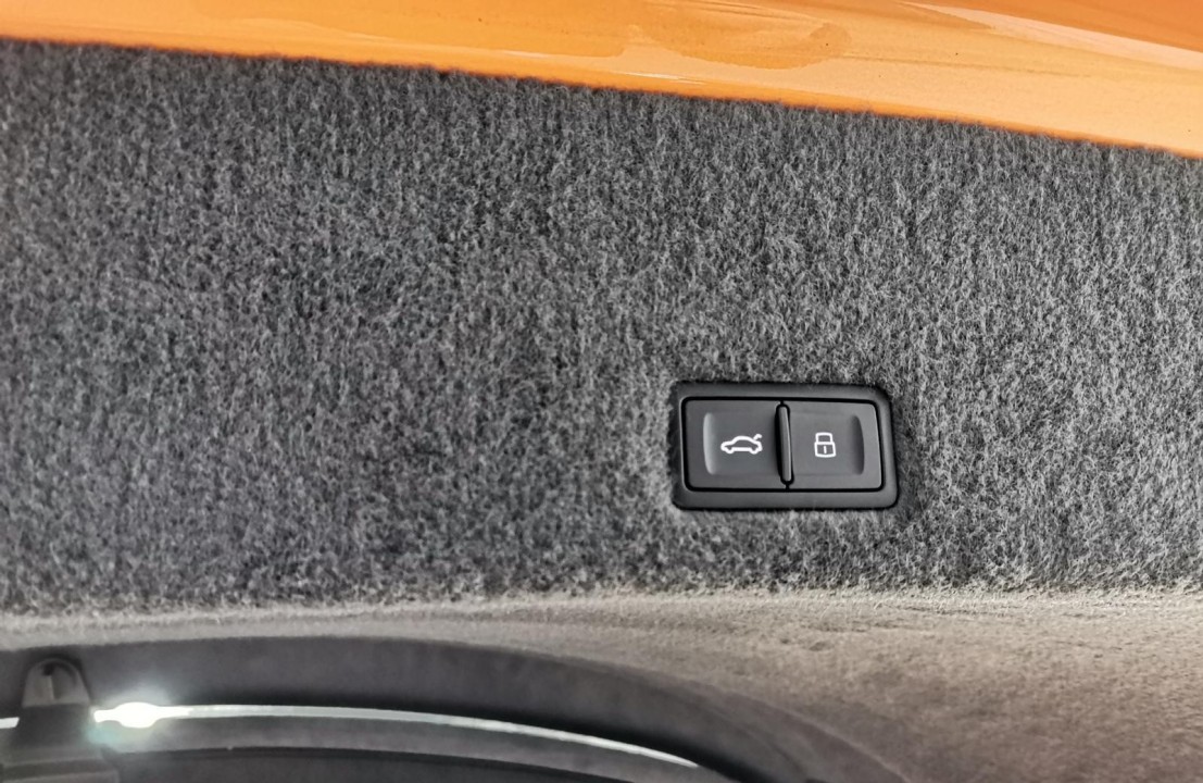 Lamborghini URUS - foto 21