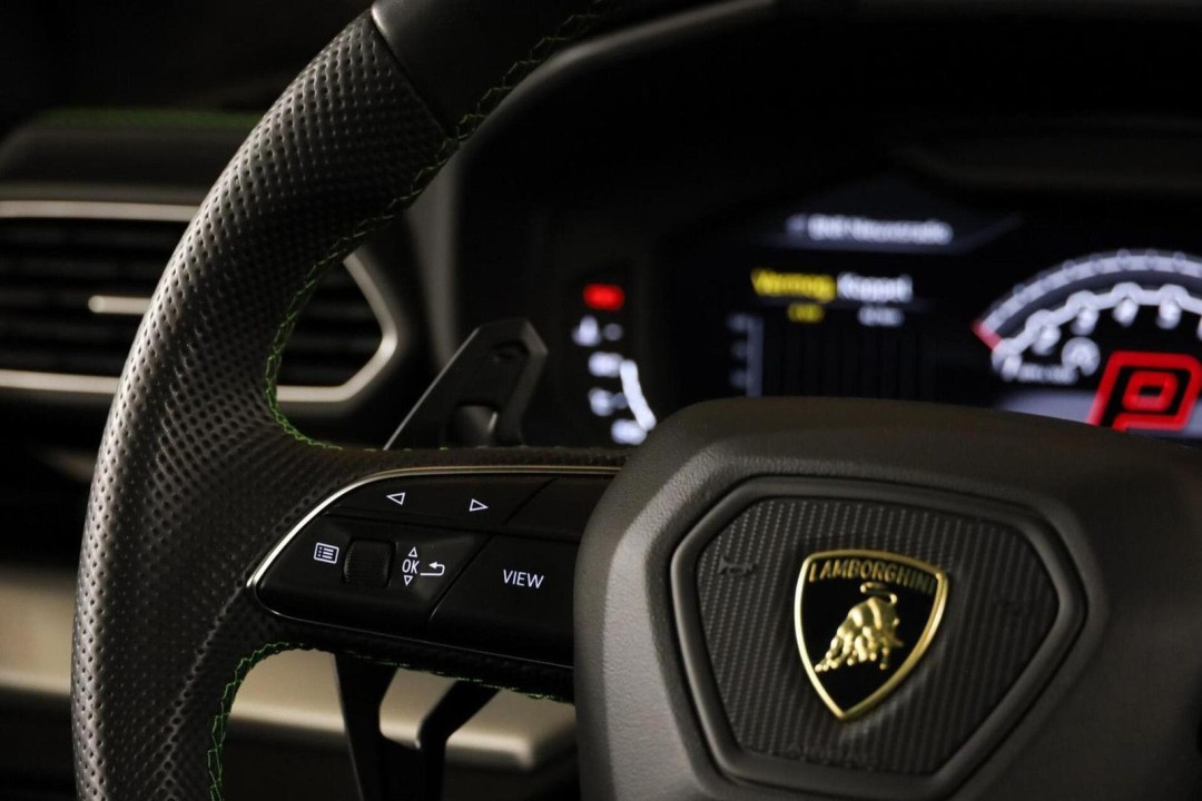 Lamborghini URUS - foto 14