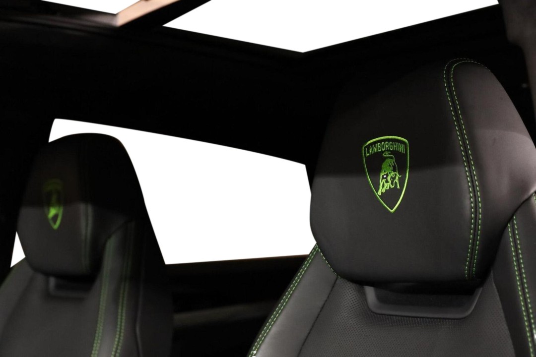 Lamborghini URUS - foto 31