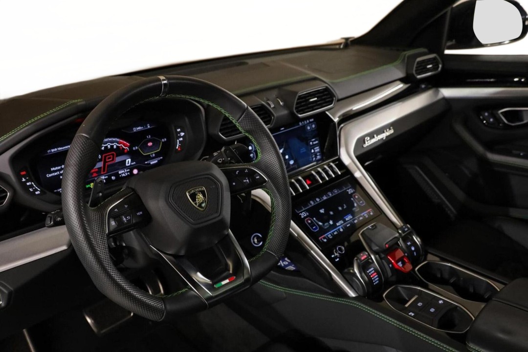 Lamborghini URUS - foto 13