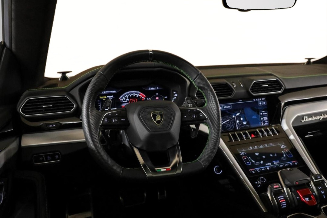 Lamborghini URUS - foto 33