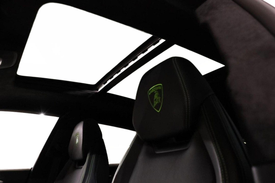 Lamborghini URUS - foto 34