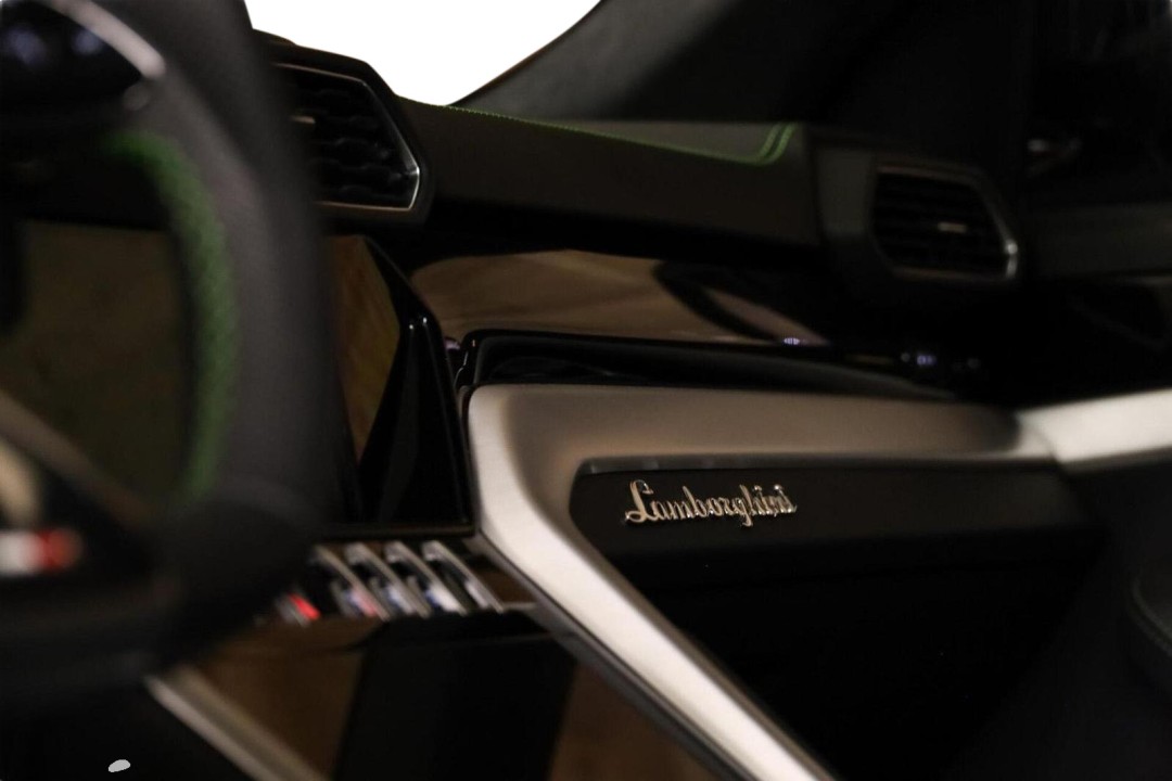 Lamborghini URUS - foto 39