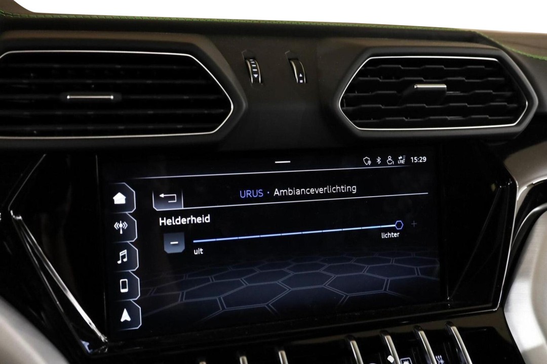 Lamborghini URUS - foto 43