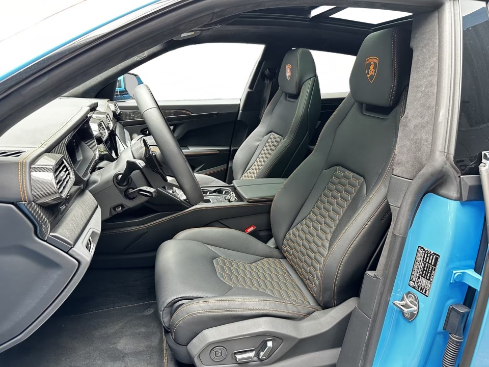 Lamborghini URUS - foto 13