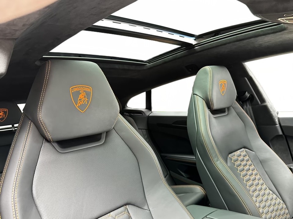 Lamborghini URUS - foto 32