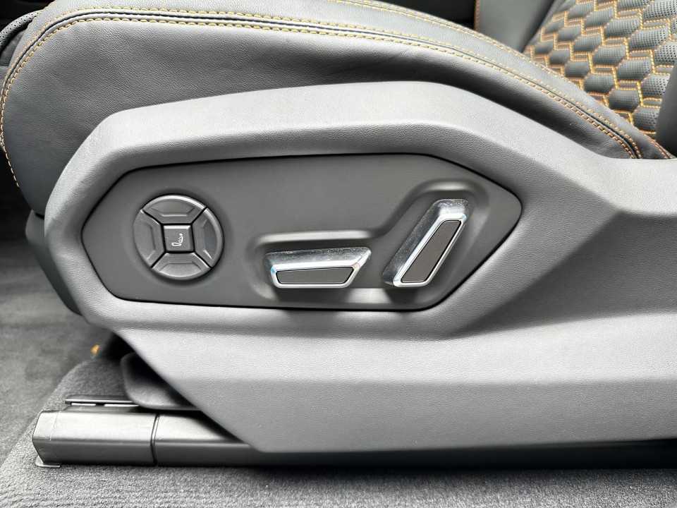 Lamborghini URUS - foto 37