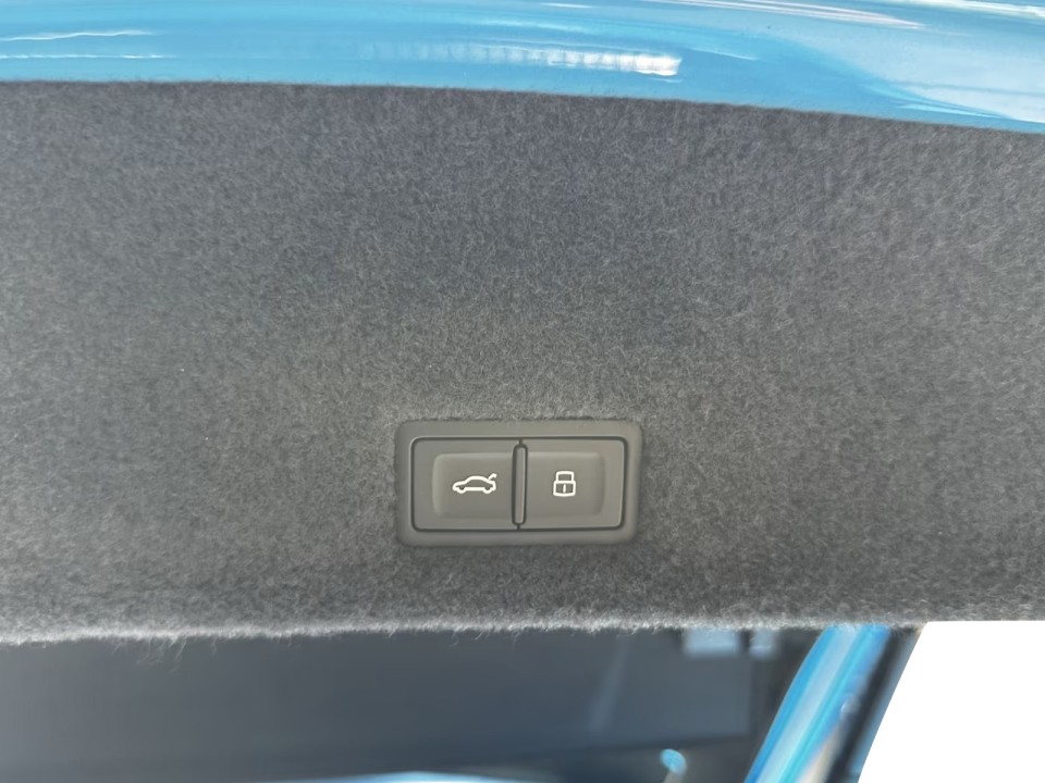 Lamborghini URUS - foto 38