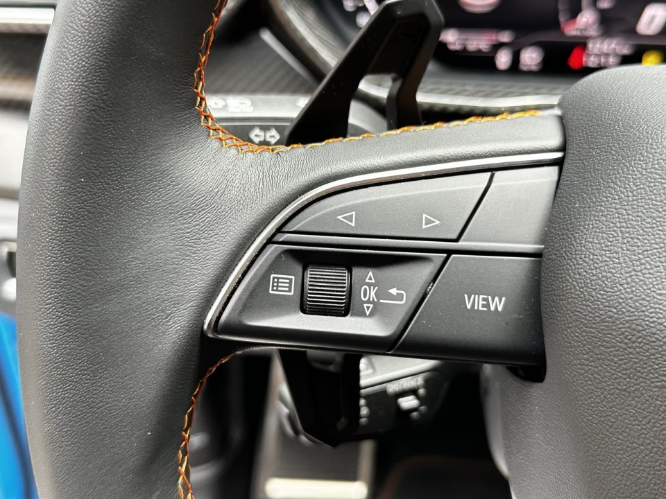 Lamborghini URUS - foto 15