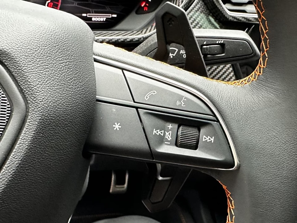 Lamborghini URUS - foto 16