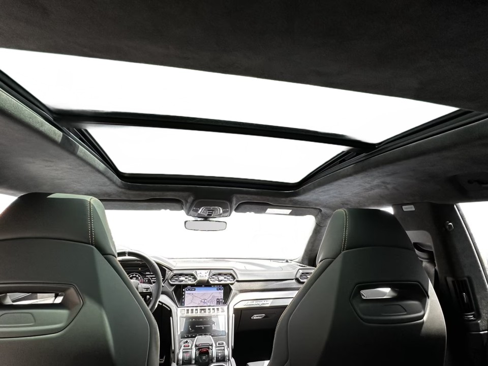 Lamborghini URUS - foto 34