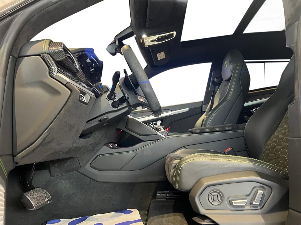 Lamborghini URUS - foto 15