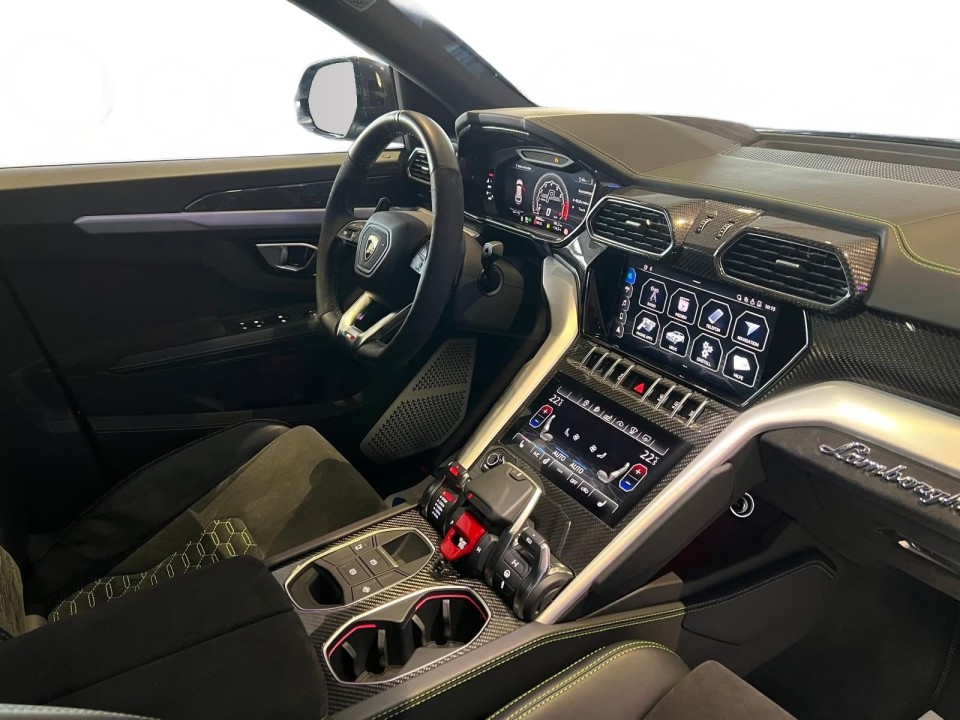 Lamborghini URUS - foto 13