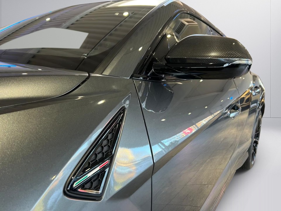 Lamborghini URUS - foto 28