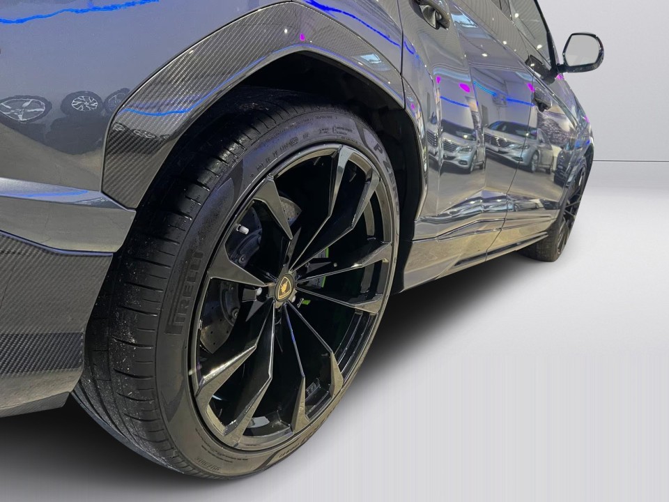 Lamborghini URUS - foto 31