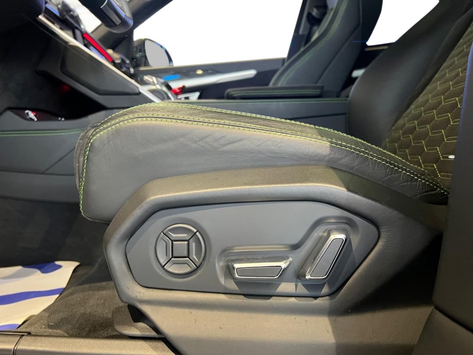 Lamborghini URUS - foto 26