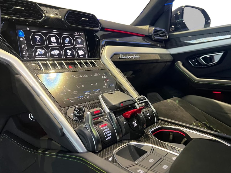 Lamborghini URUS - foto 17