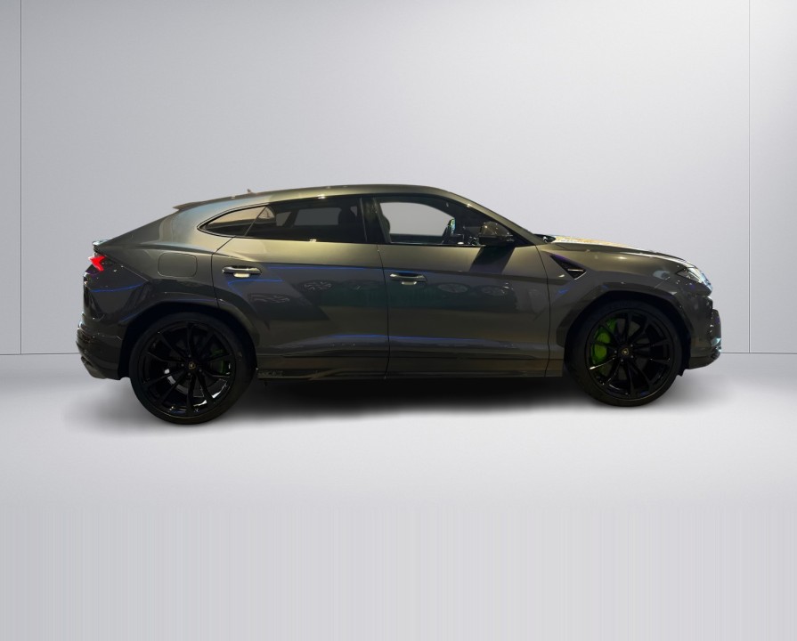Lamborghini URUS (2)
