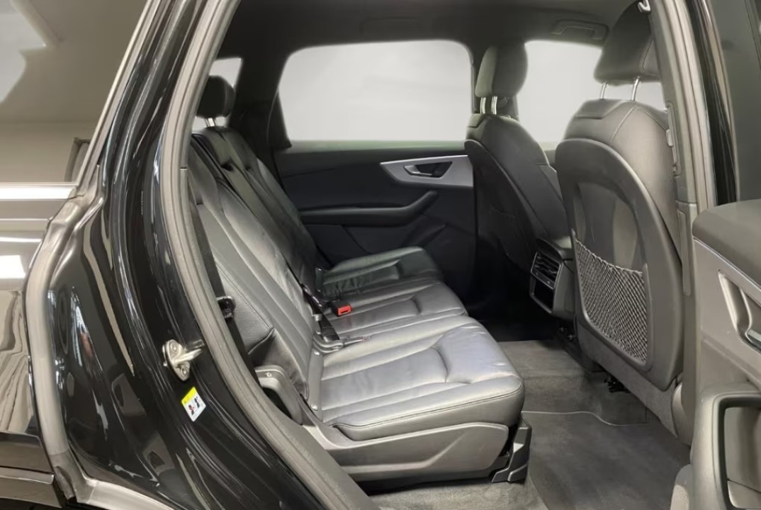 Audi Q7 55TFSI quattro S-Line (5)