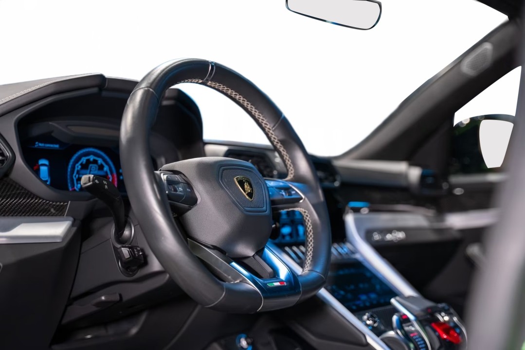 Lamborghini Urus - foto 9