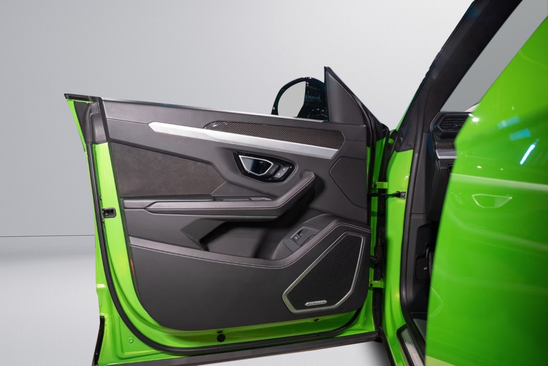 Lamborghini Urus - foto 19