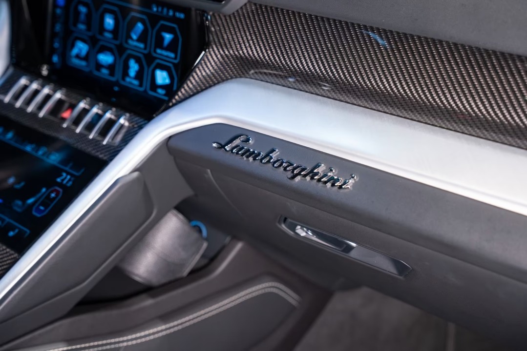 Lamborghini Urus - foto 14