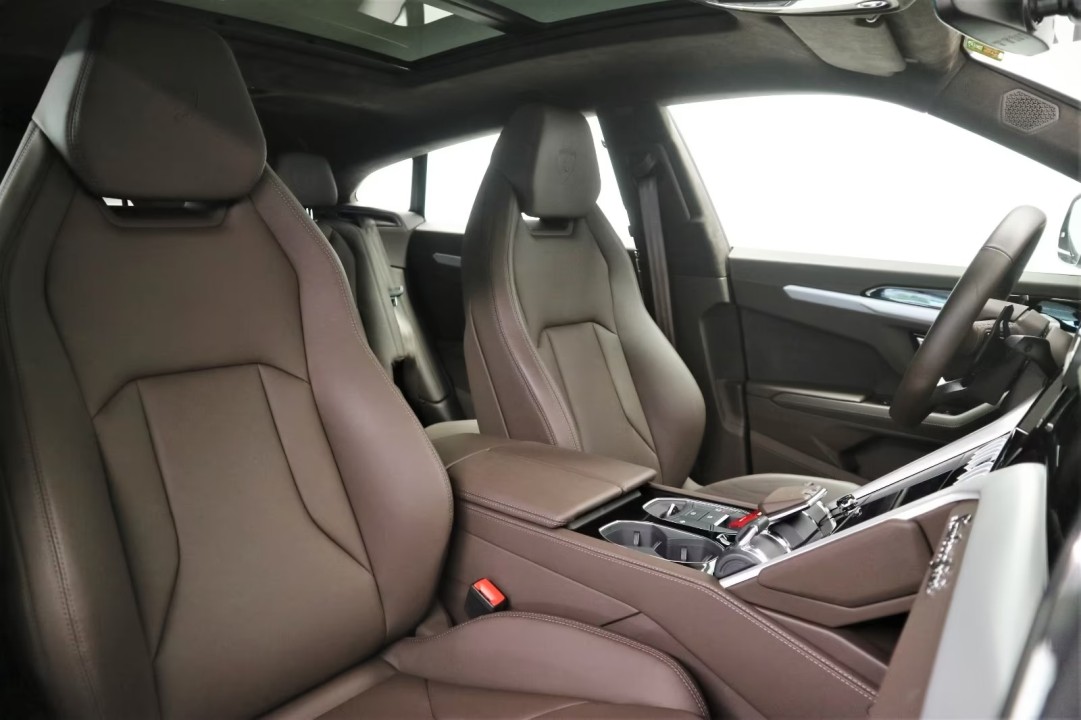 Lamborghini URUS - foto 6