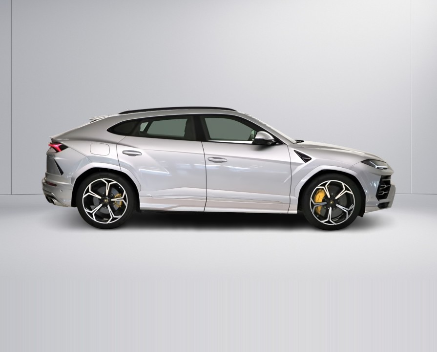 Lamborghini URUS (2)