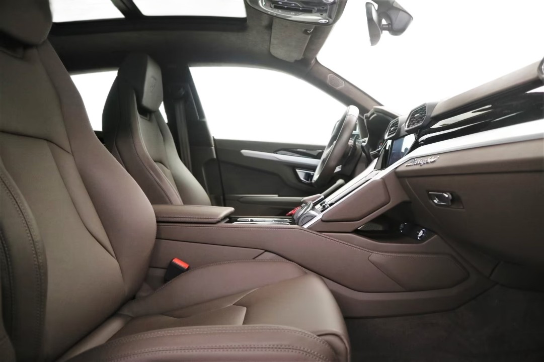 Lamborghini URUS - foto 7