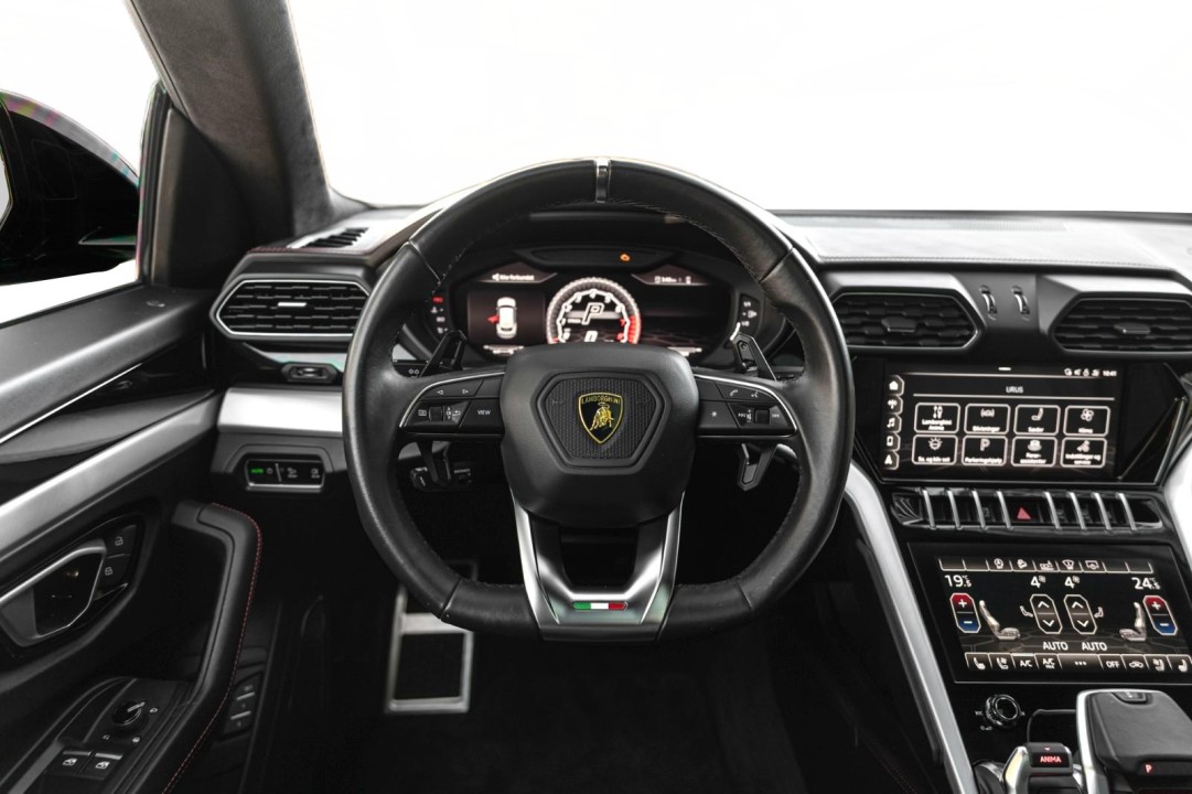 Lamborghini Urus - foto 11