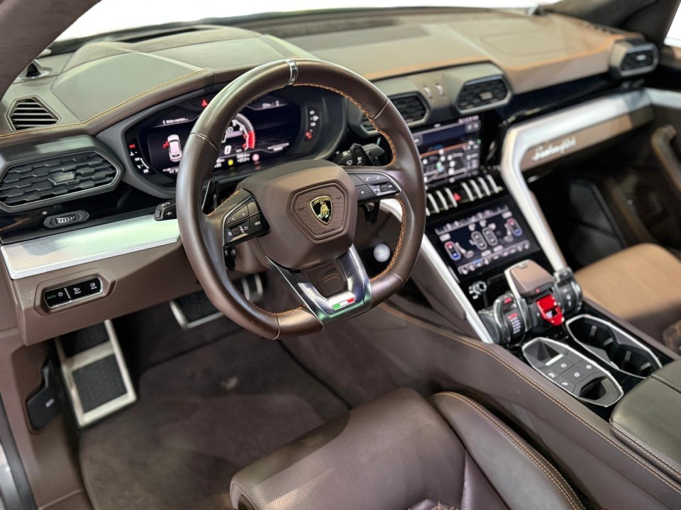 Lamborghini URUS - foto 13