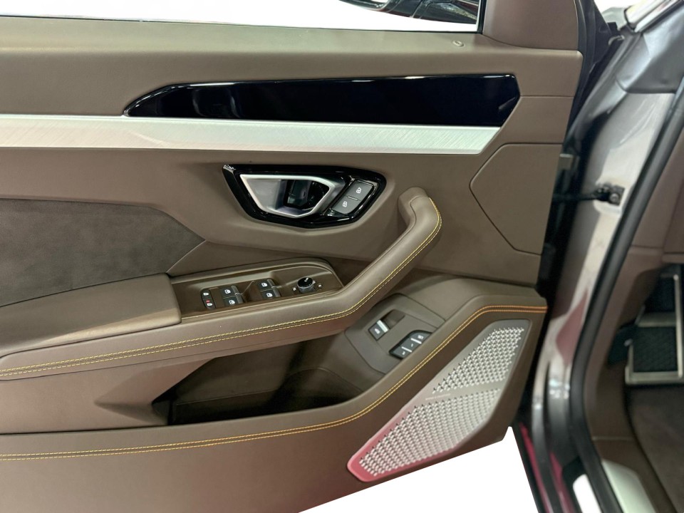 Lamborghini URUS - foto 21