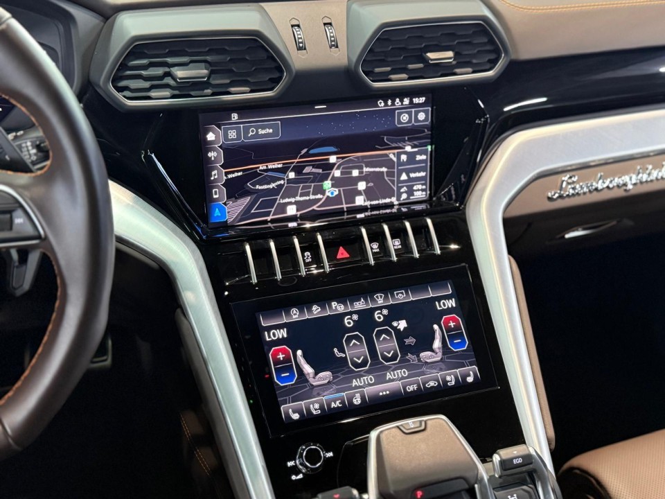 Lamborghini URUS - foto 17