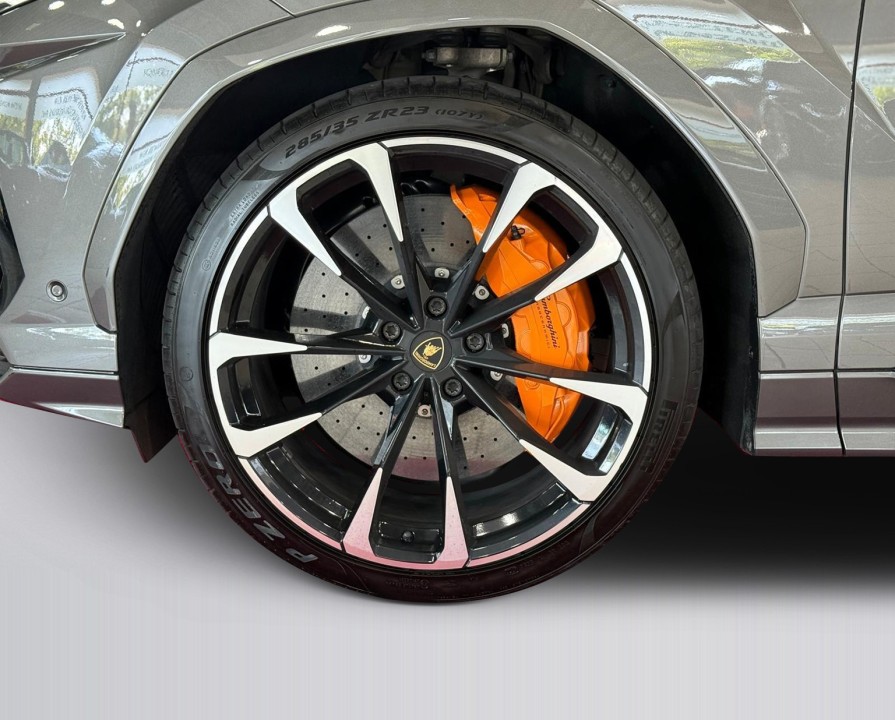 Lamborghini URUS - foto 23