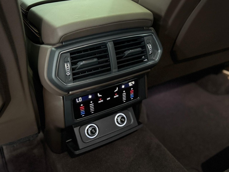 Lamborghini URUS - foto 20