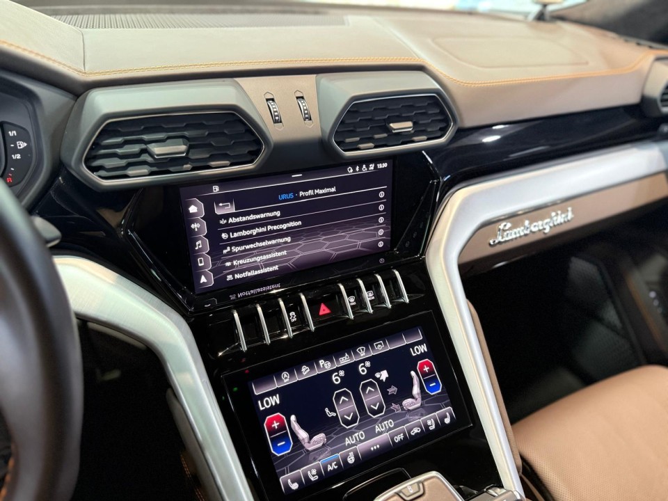 Lamborghini URUS - foto 18