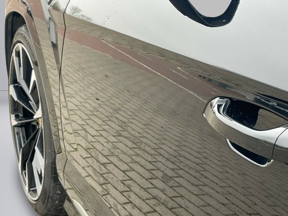 Lamborghini Urus - foto 28