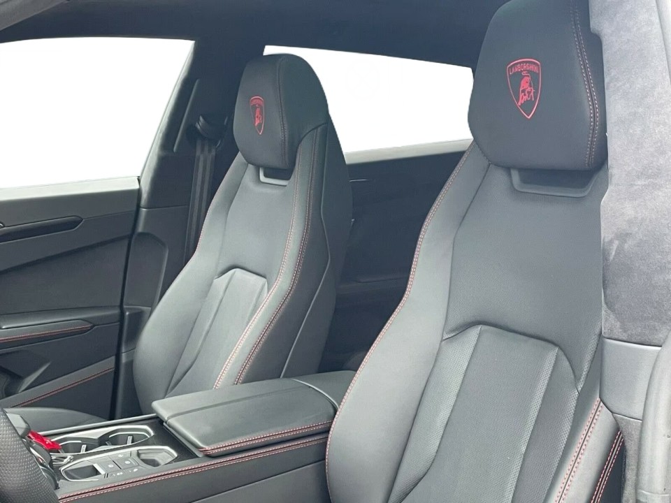 Lamborghini Urus - foto 18