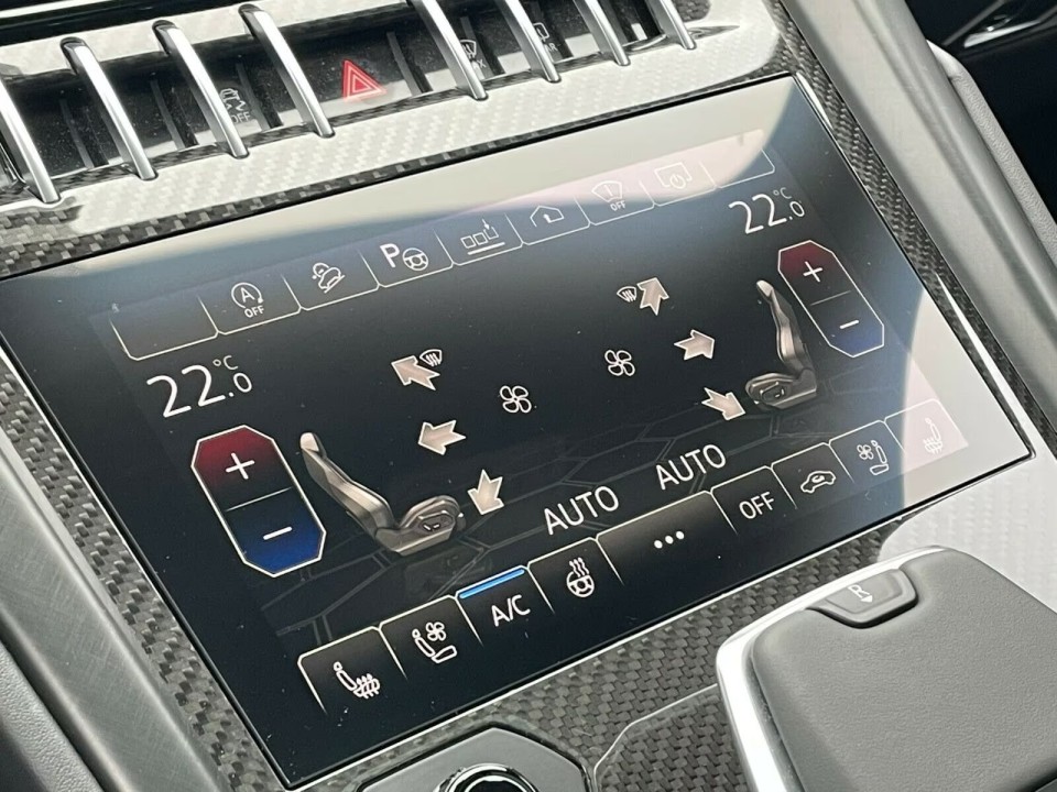 Lamborghini Urus - foto 16