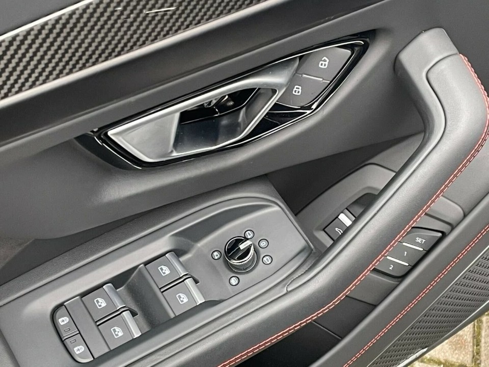 Lamborghini Urus - foto 21