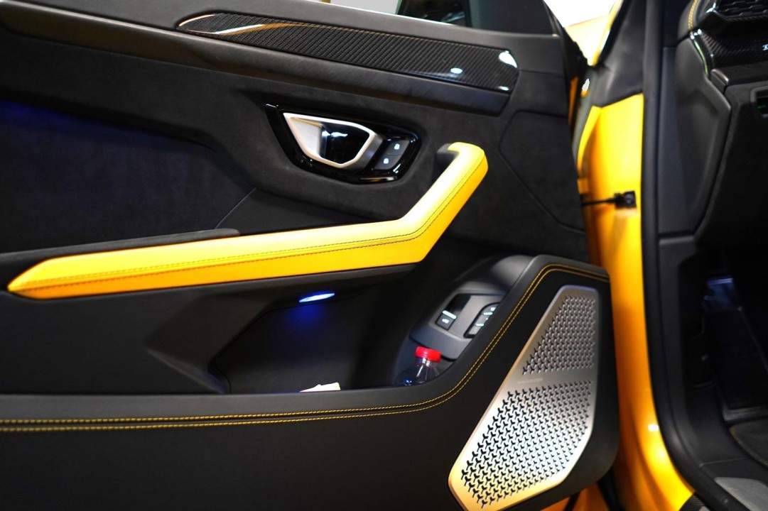 Lamborghini Urus - foto 23