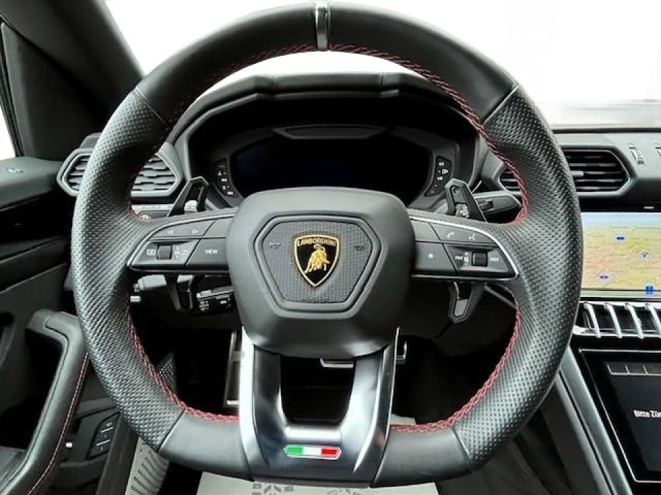 Lamborghini Urus - foto 18