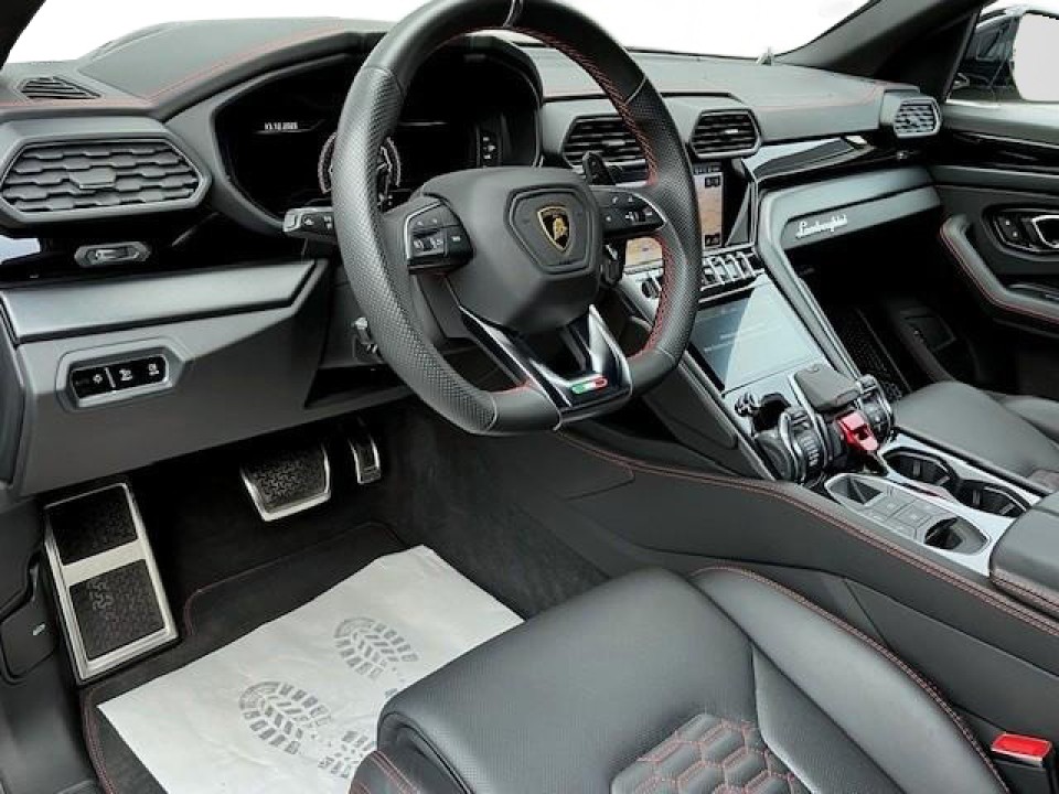 Lamborghini Urus - foto 17