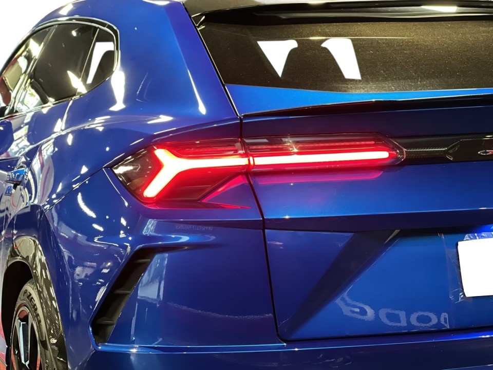 Lamborghini URUS - foto 38