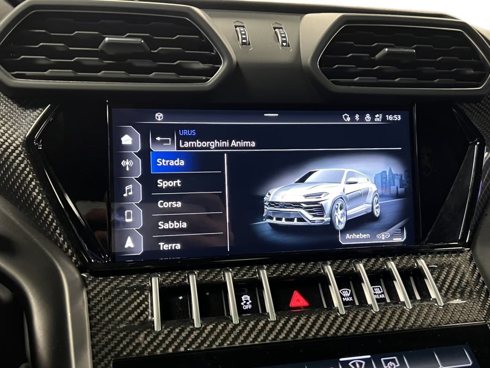 Lamborghini URUS - foto 18